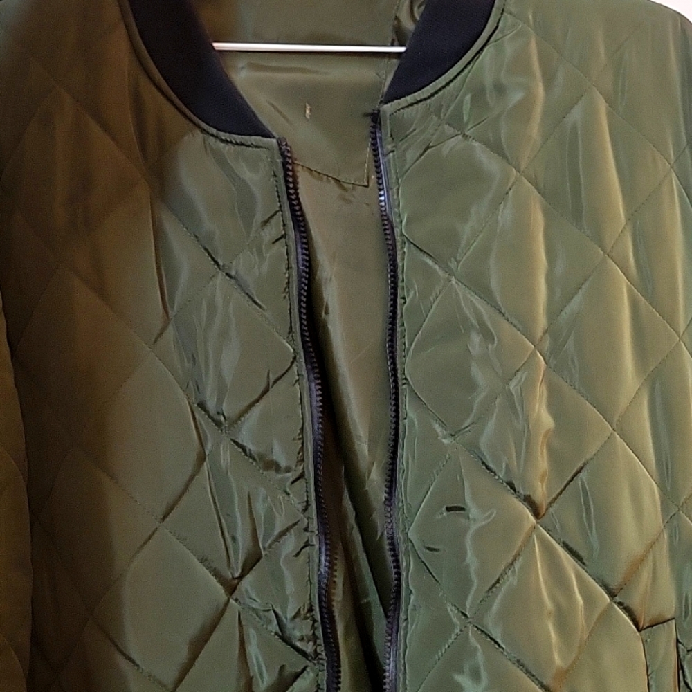 Mens Army green, quilted bomber Jacket